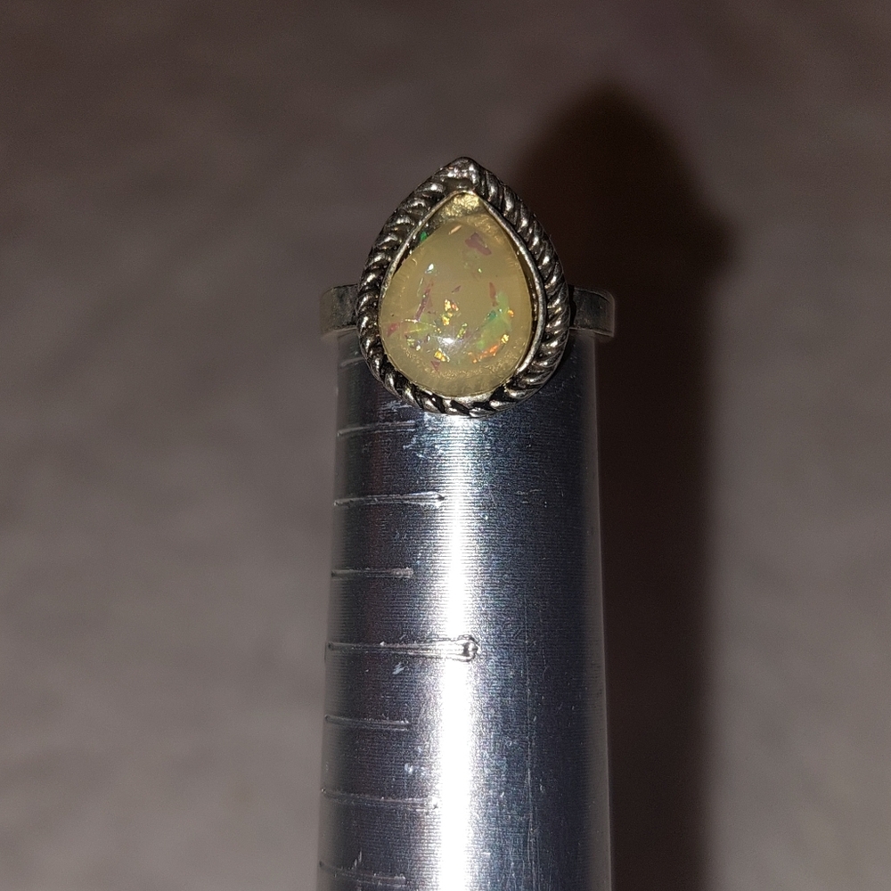 Elegant Silver Opal Ring Set - Picture 5 of 12